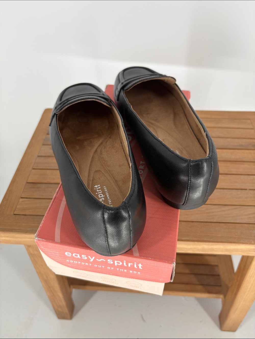New women’s Easy Spirit Black Leather Penny Loafers size 7.5 W - Picture 3 of 5